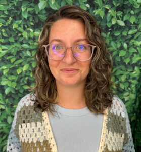 A fall curly hair routine should address the special needs of curls in cool weather.