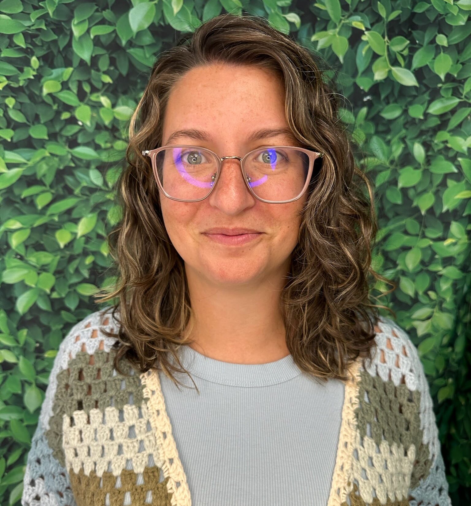 A fall curly hair routine should address the special needs of curls in cool weather.